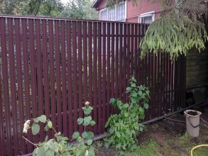 Забор из евроштакетника с бетонированием столбов 28 метров фото в Кореновске
