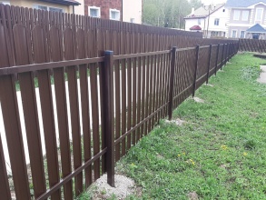 Забор из евроштакетника с утрамбовкой щебнем 70 метров фото в Кореновске