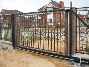 Ворота кованые откатные - пример 15 фото с установкой