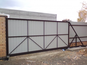 Ворота откатные с ручным управлением - пример 12 фото в Кореновске