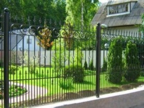 Кованые заборы на ленточном фундаменте 80 метров фото в Кореновске