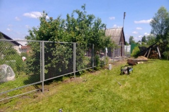 Забор из сетки рабицы в натяг секционный 80 метров фото в Кореновске